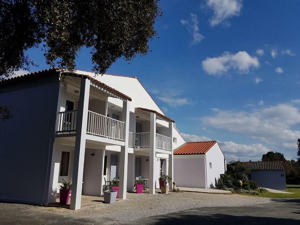 Les Chenes Verts Saint-Savinien エクステリア 写真